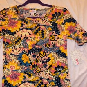 Small Gigi LuLaRoe fitted top NWT